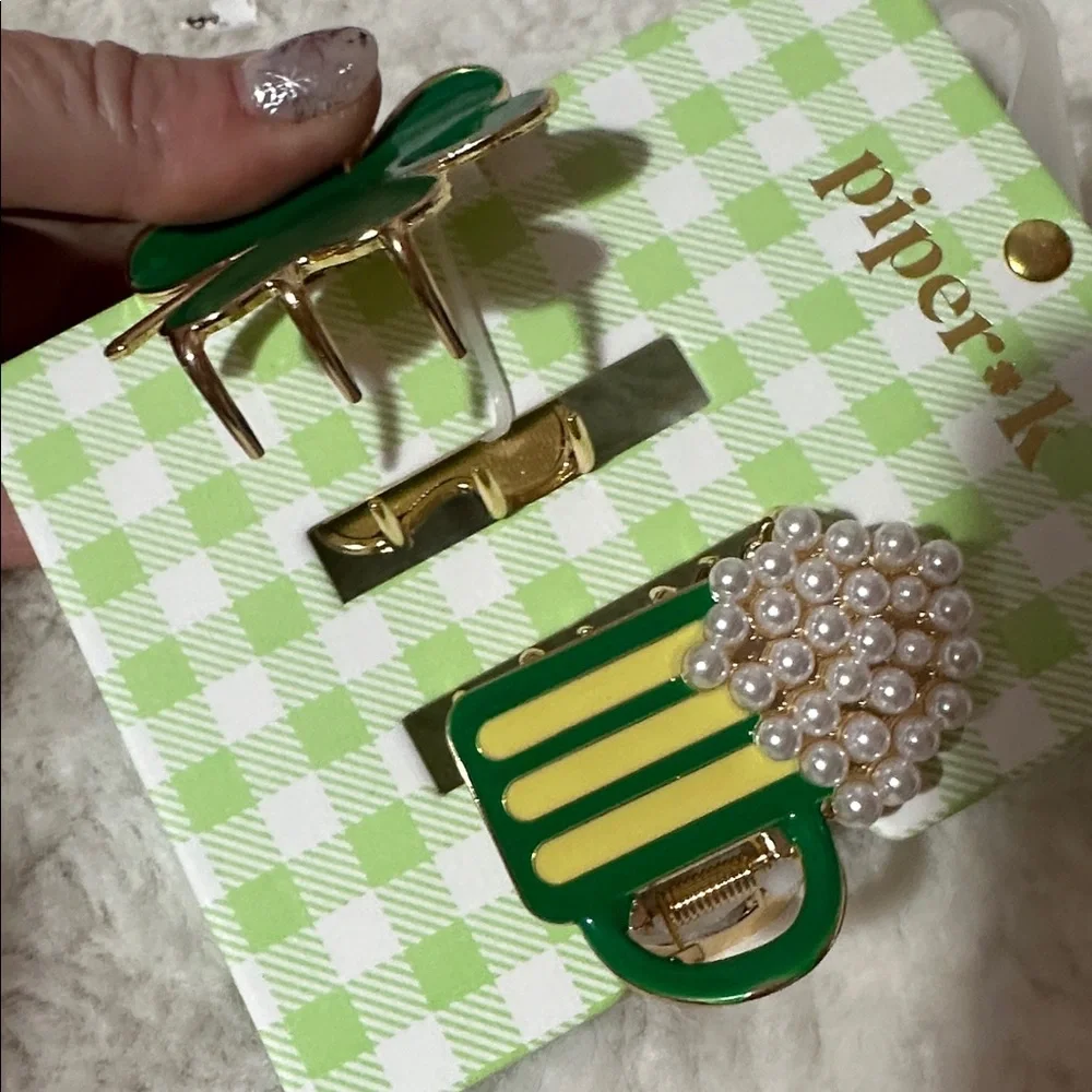 Piper K set of 2 st Patrick’s day clover and beer mug metal hair claw clips